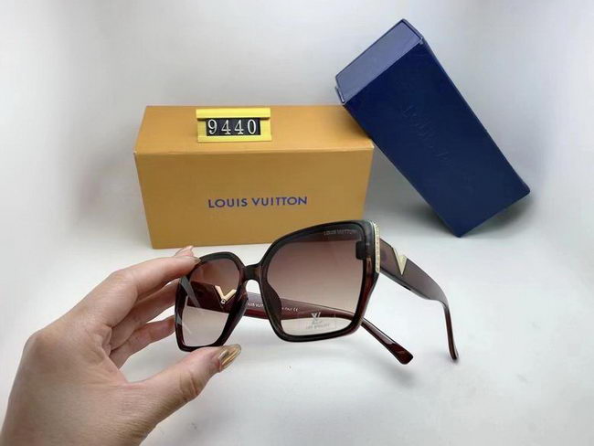 Louis Vuitton Sunglasses AAA+ ID:20220503-132